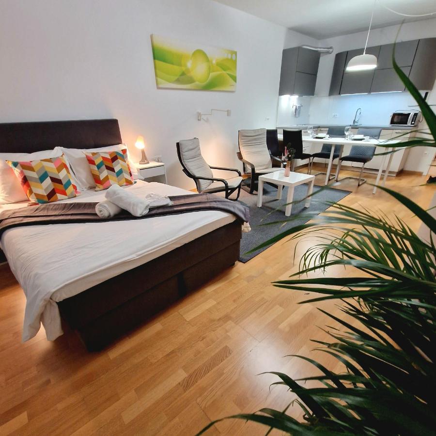 Bed & Breakfast Rezidenca Pipanova Любляна Экстерьер фото